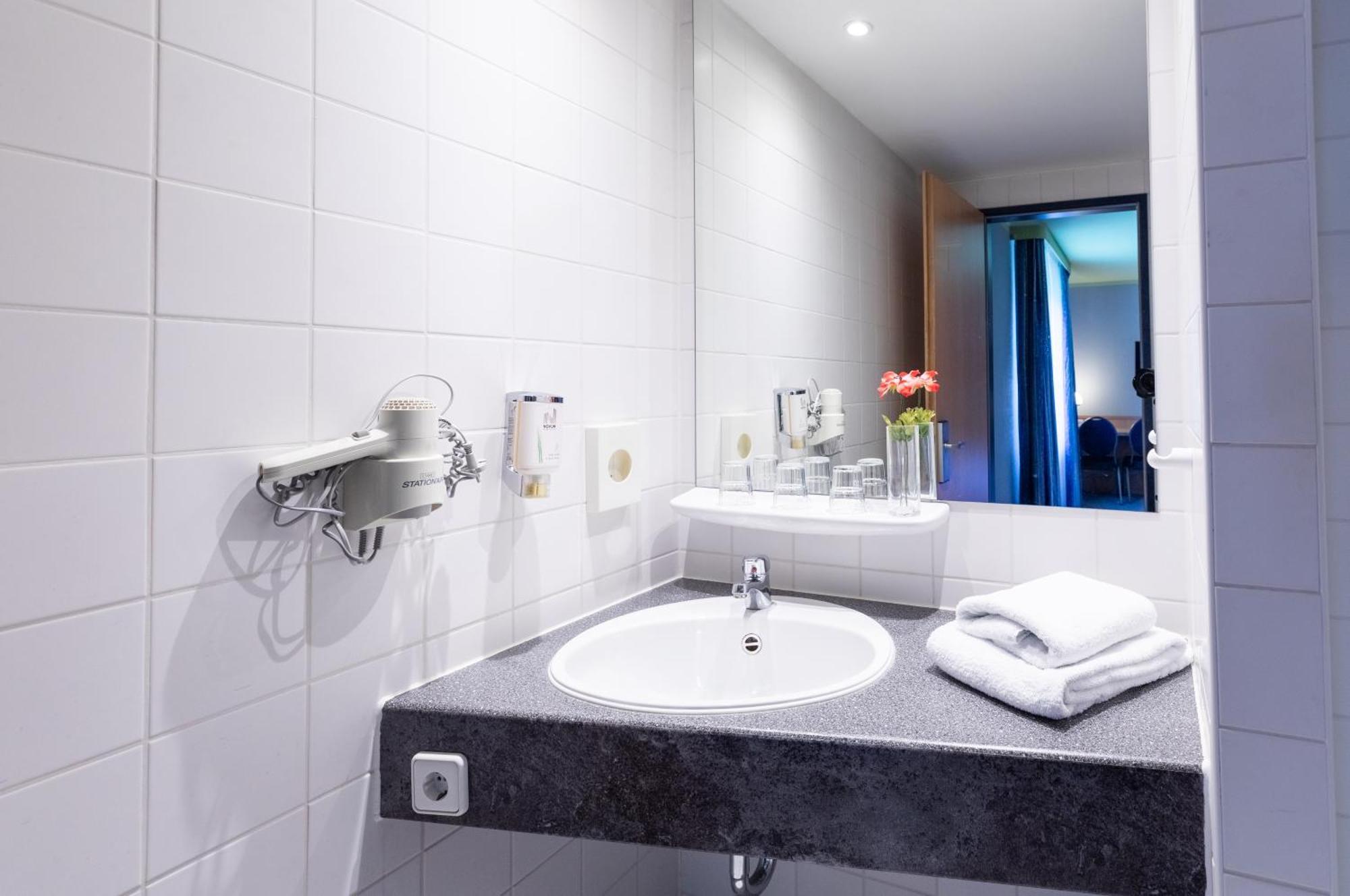 Garner Hotel Cottbus Sued By Ihg Ngoại thất bức ảnh
